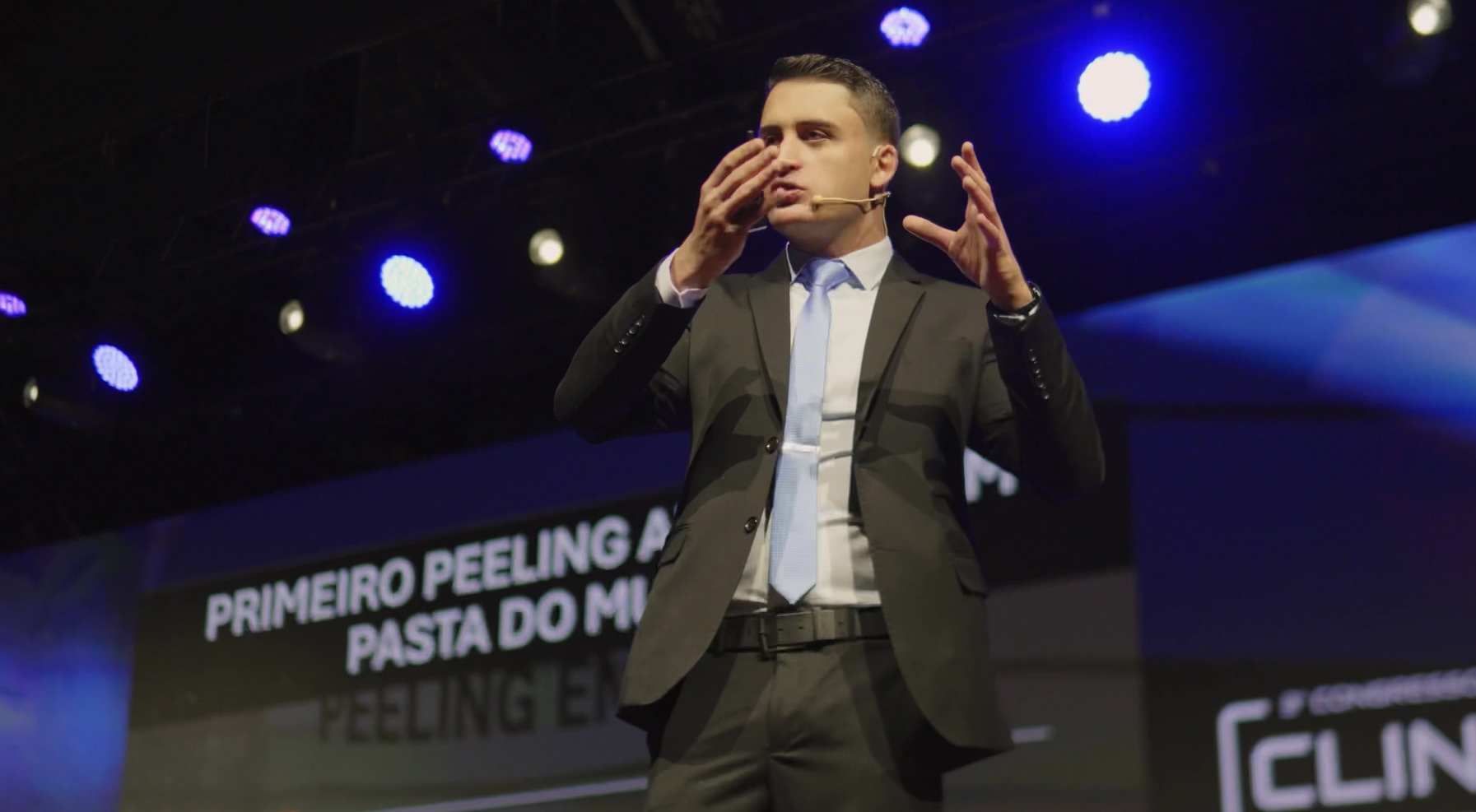 Apresentacao em congresso: Primeiro peeling azelaico em pasta do mundo